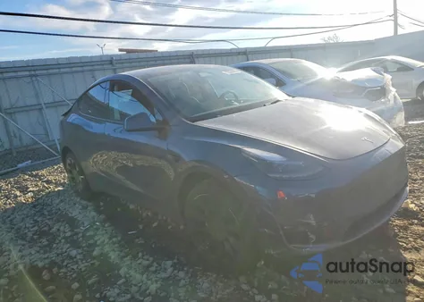 2023 Tesla Model Y from USA, damaged, VIN 7SAYGDED5PF956378